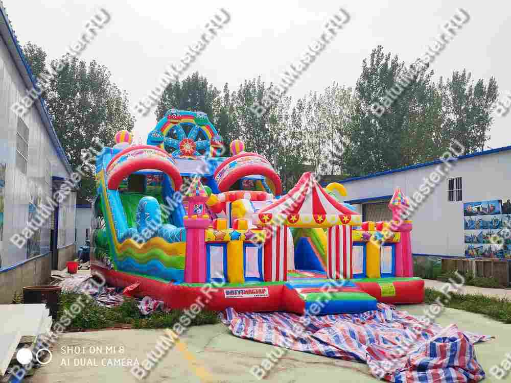 Коммерческий надувной батут "Парк развлечений 2" 12*7*7 м без фигуры клоуна
