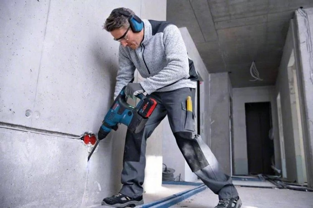 Перфоратор аккумуляторный BOSCH GBH 18 V-34 CF бесщеточный, без АКБ и ЗУ 0611914021