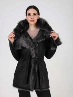 Дубленка зимняя натуральная с капюшоном короткая