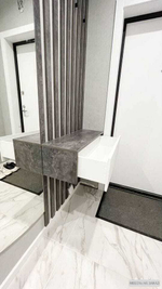 Шкаф в прихожую на заказ с консолью