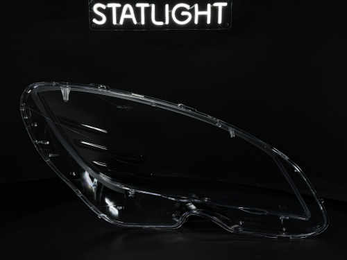 Левое стекло фары Mercedes W204 C200 2007-2011