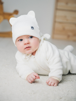 Шапка трикотажная на завязках "Молочный" 0+
