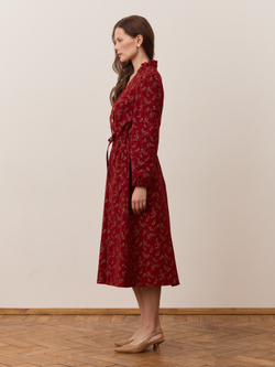 Платье с воротником стойкой