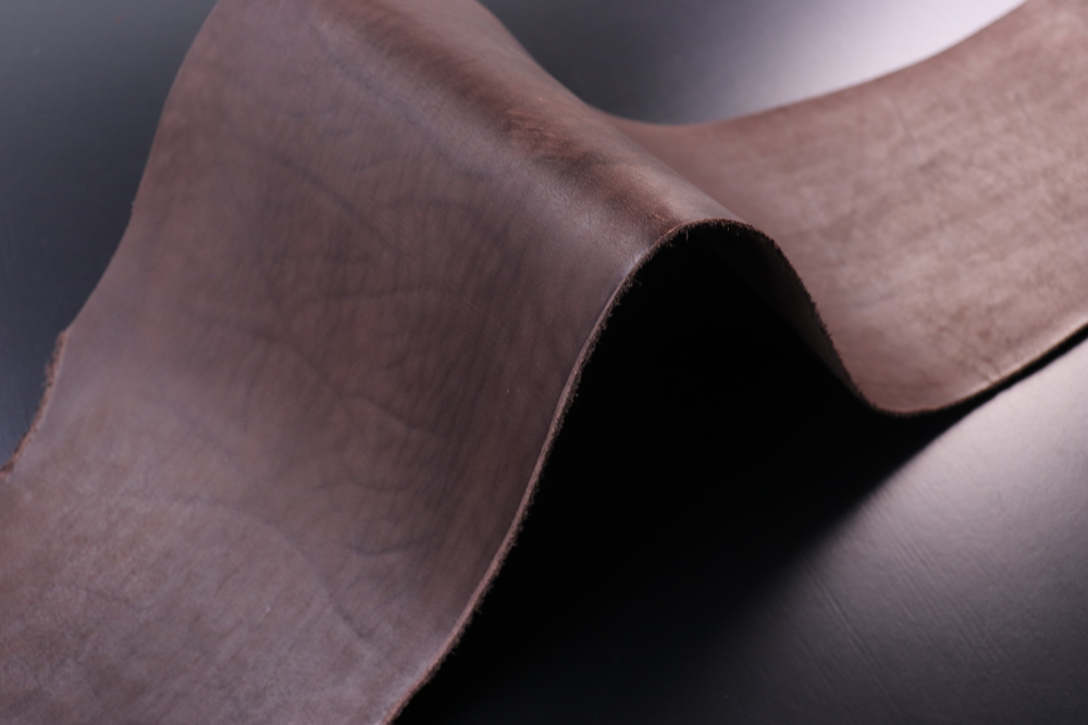 2+ Пола темно-коричневая