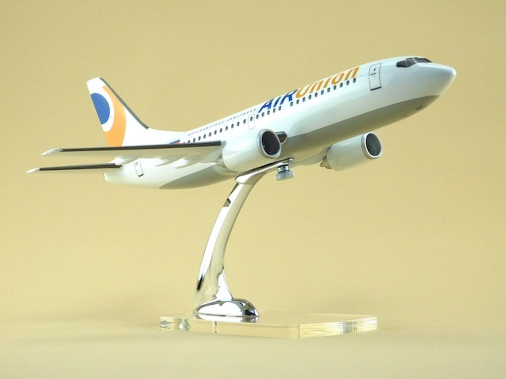 Модель самолета Boeing 737-300 (М1:100 AirUnion)