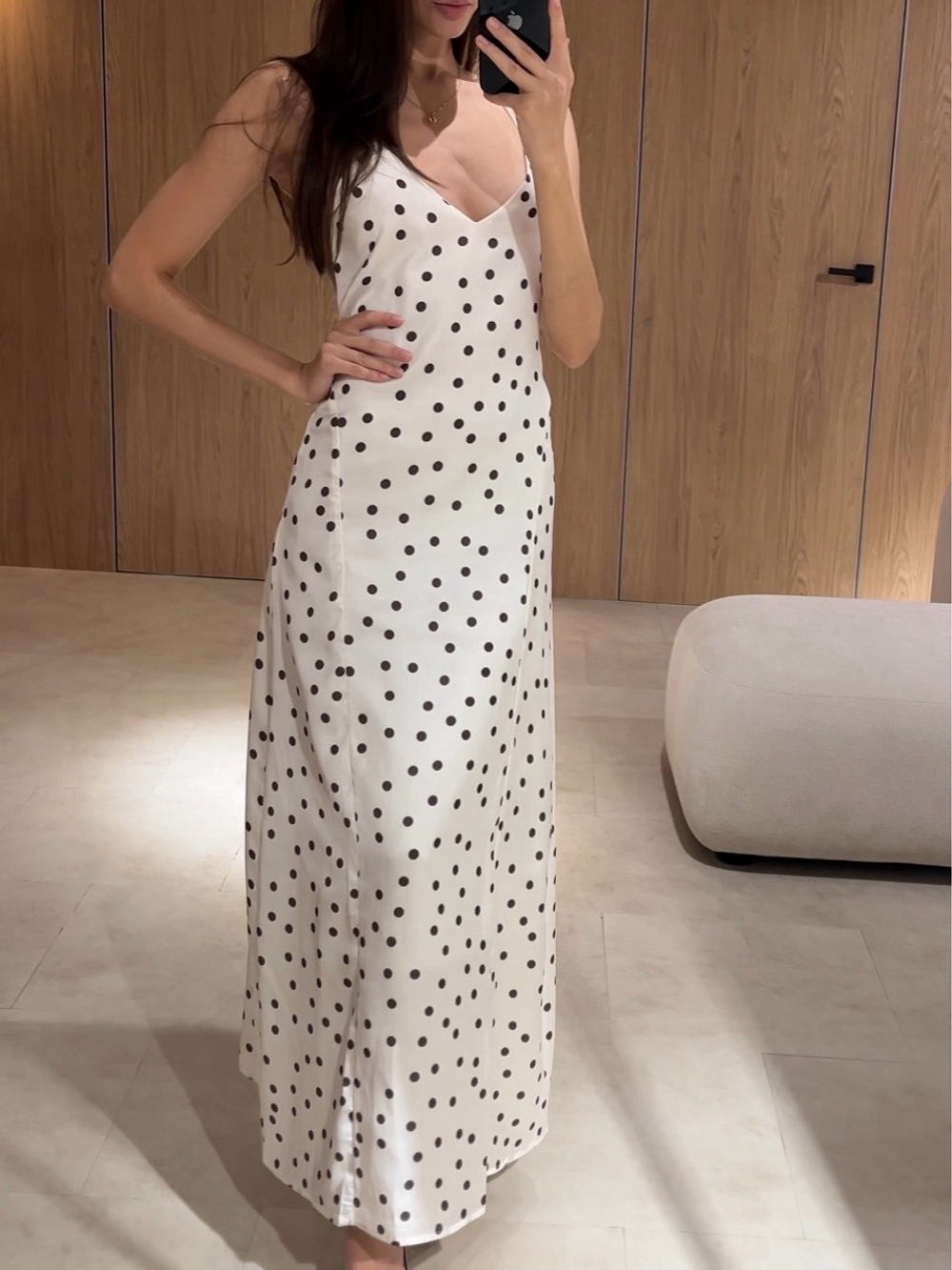 Платье длинное, с открытой спиной, в горошек