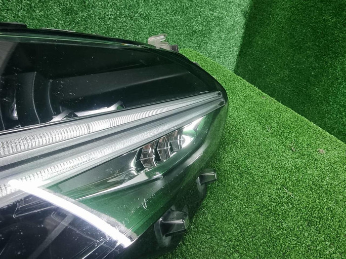 Фара правая Volvo V90 2 (2020-н.в.) LED