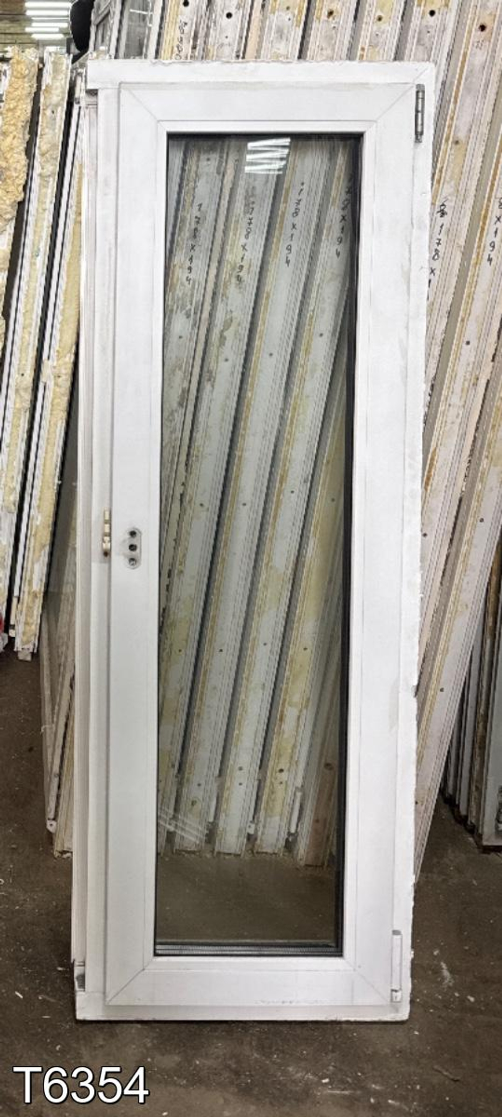 Окно Пластиковое Б/У 1520(в) x 530(ш)