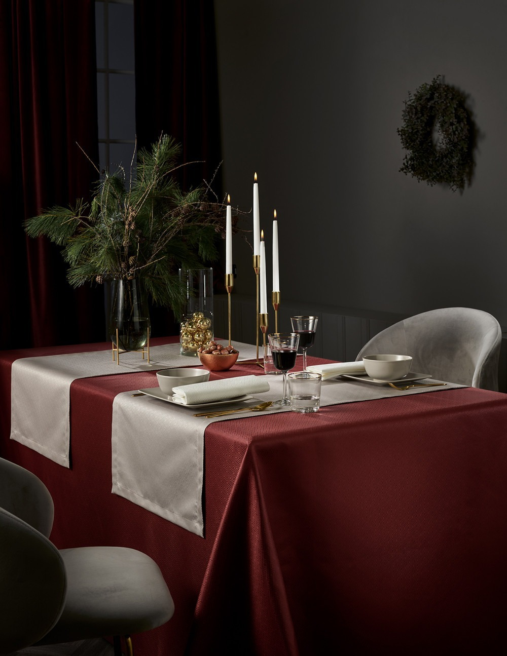 Скатерть 160x300 Curt Bauer Riga 3947 Rubin красная