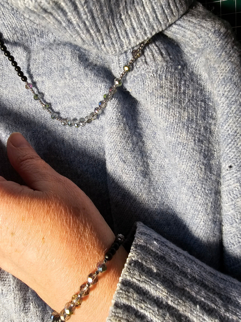 Браслет из натурального камня, авторская работа из Агата и Хрусталя "Хрустальный"