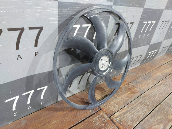 Вентилятор радиатора Toyota Camry (XV70) 17-нв Б/У Оригинал 1636031500