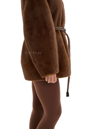 Коричневая шуба из эко-меха с поясом