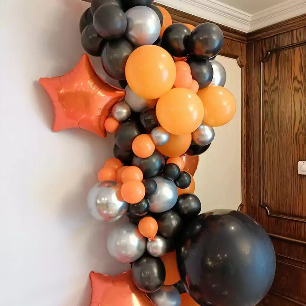 Фотозона с баннером и воздушными шарами на квадратном каркасе