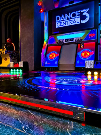 Танцевальный аппарат «Dance Central»