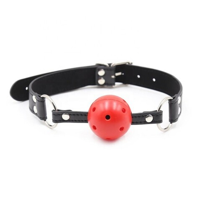 Дышащий кляп на кожаном ремешке с застежкой Onjoy BDSM Breathable Ball Gag (красный) (Цвет: черный с красным)