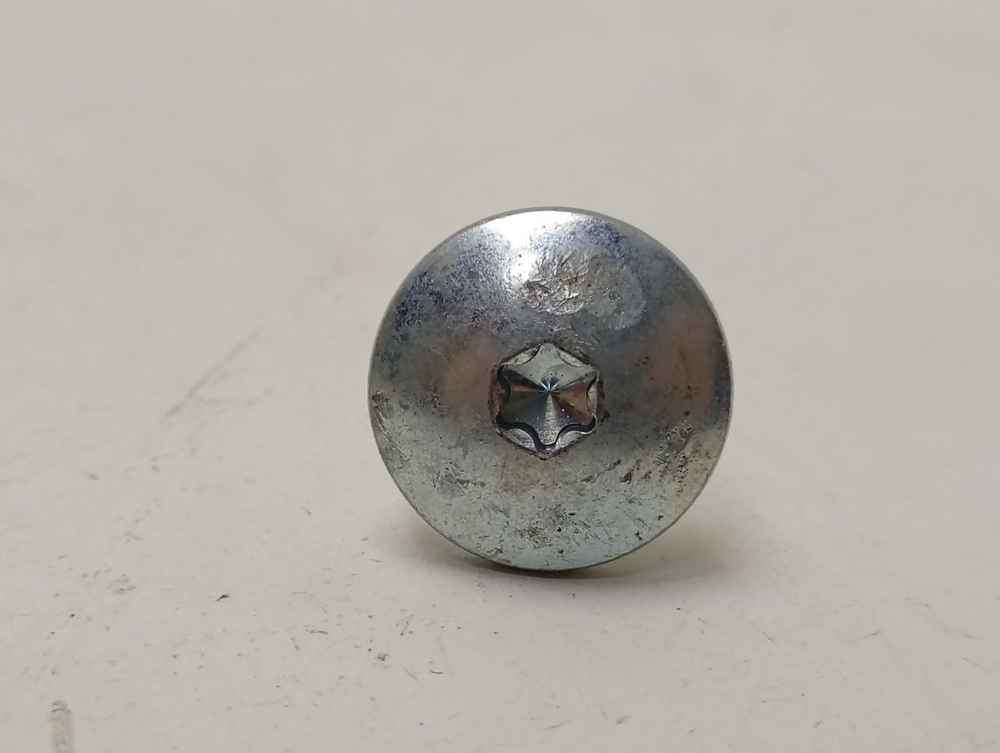 AWS61012 кт61 Болт крепления шкива для стиральной машины Whirlpool б/у