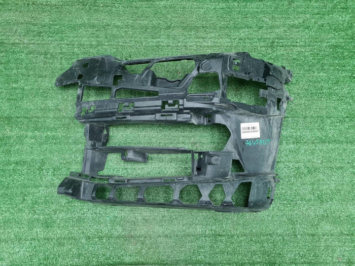 Кронштейн переднего бампера BMW 5er G30 (17-20)