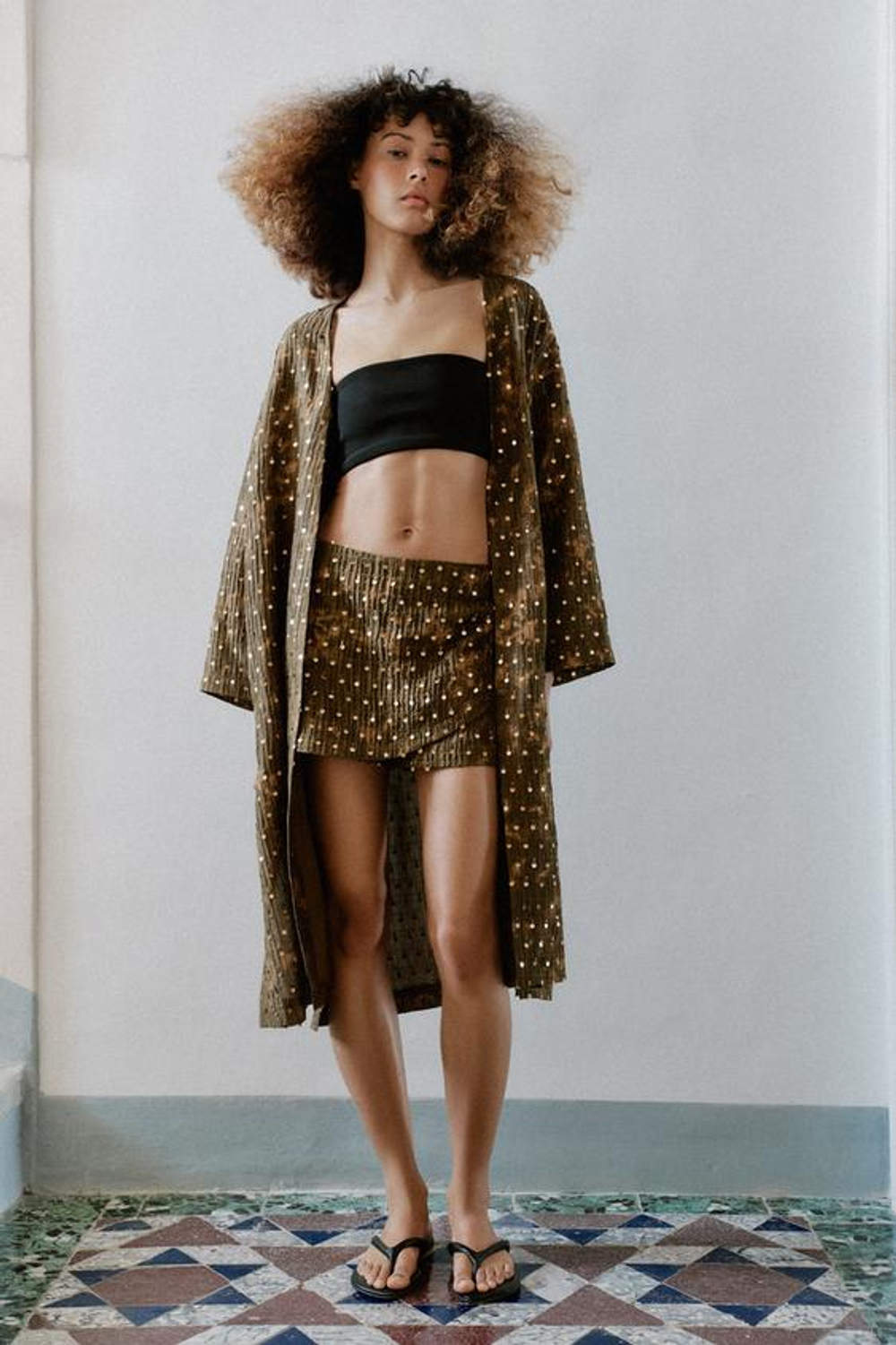 ZARA ДЛИННОЕ КИМОНО С ПАЙЕТКАМИ, ТЕМНЫЙ ХАКИ