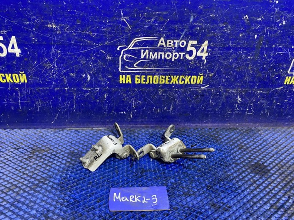 Петля двери задней левой TOYOTA MARK 2 1999