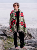 Палантин теплый с орнаментом Навахо