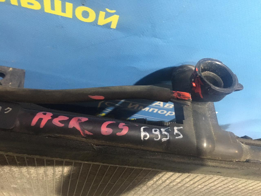 Радиатор двигателя TOYOTA NOAH 2003-2007