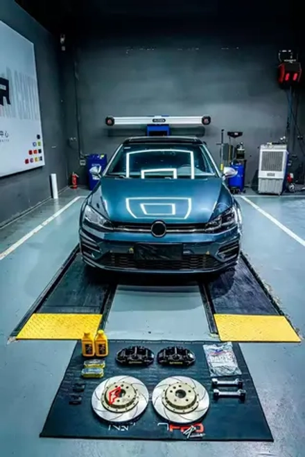 ПЕРЕДНЯЯ УСИЛЕННАЯ ТОРМОЗНАЯ СИСТЕМА ДЛЯ VOLKSWAGEN GOLF MK7 5G 280TSI R LINE 2017-2020 Фольксваген