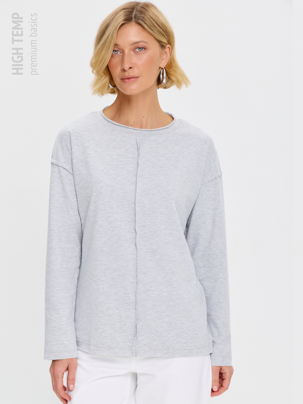 Легкий трикотажный лонгслив со швами наружу