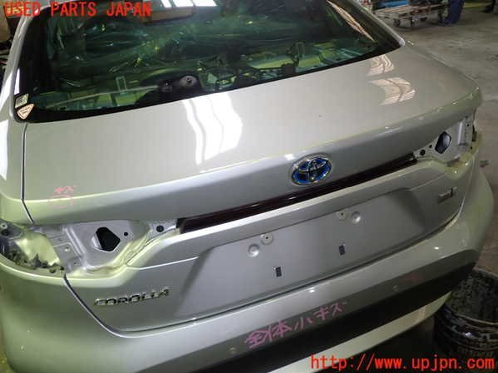 крышка багажника Toyota Corolla NRE210 2021