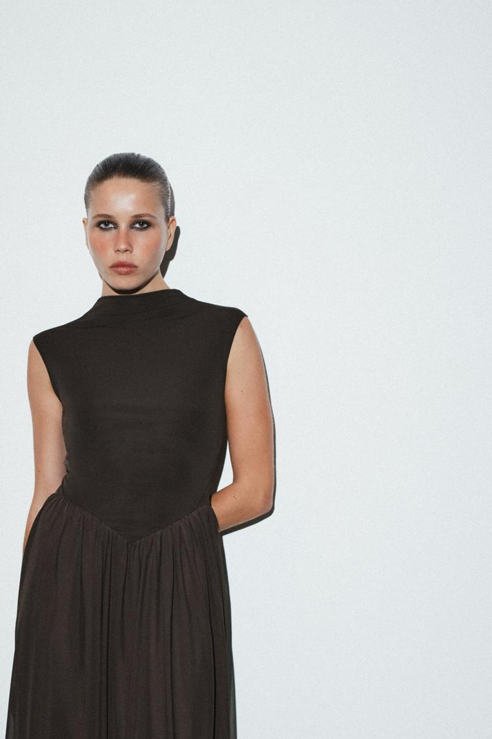 ZARAДЛИННОЕ КОМБИНИРОВАННОЕ ПЛАТЬЕ, ТЕМНО-КОРИЧНЕВЫЙ