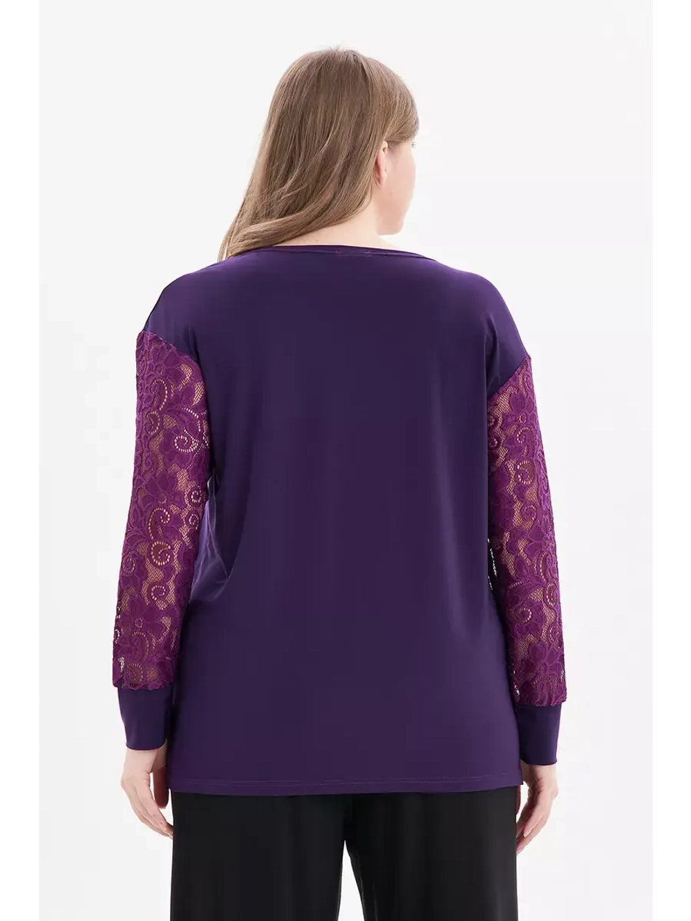 Блузка с кружевом