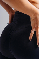Шорты High-Waist Shorts with Pockets PRIMAL 858 Черные