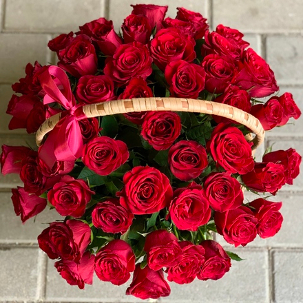 Корзина из 51 красной розы