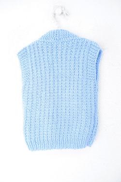 Жилет вязаный с шерстью на 1,5-2 года