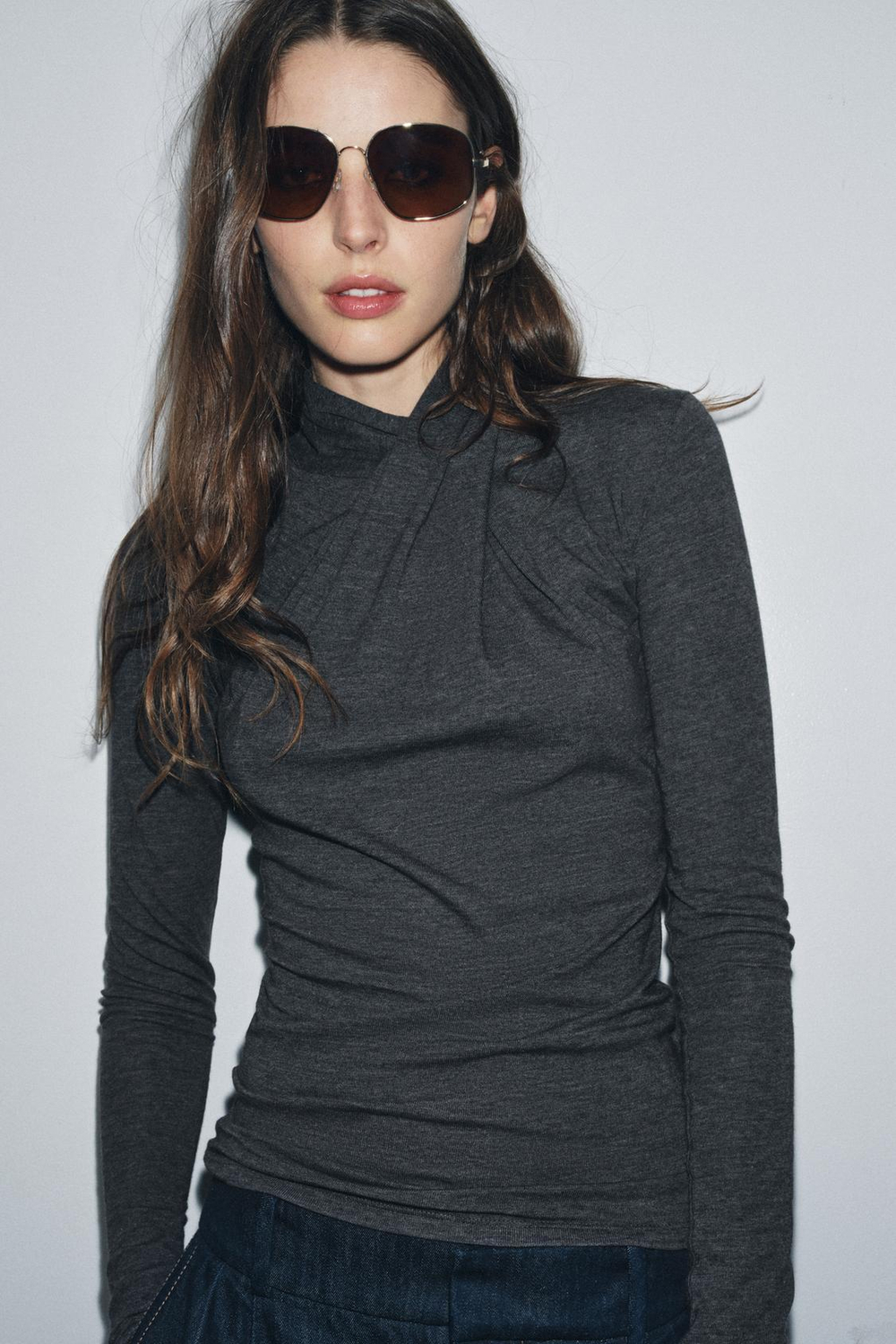 ZARA ФУТБОЛКА С ДРАПИРОВКОЙ СПЕРЕДИ, МАРЕНГО МЕЛАНЖ