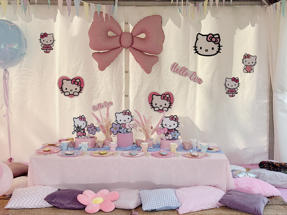 Hello Kitty for Eva