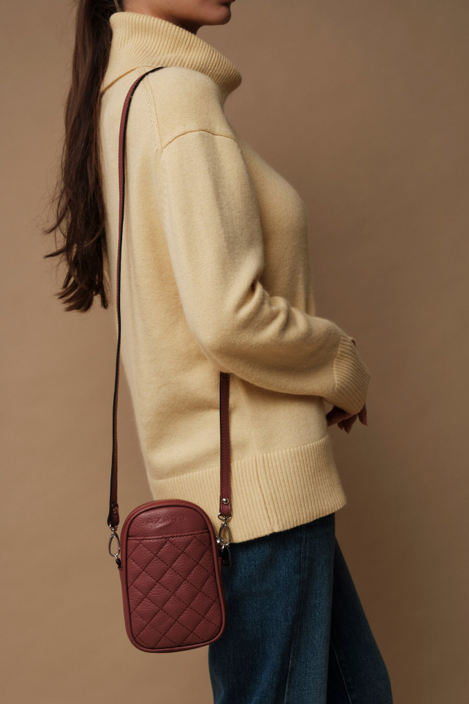 Сумка кожаная на плечо кросс-боди светло-бордовая