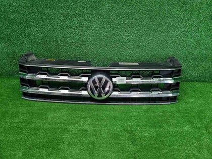 Решетка радиатора VW Teramont (2017-2022)