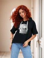 футболка с капюшоном