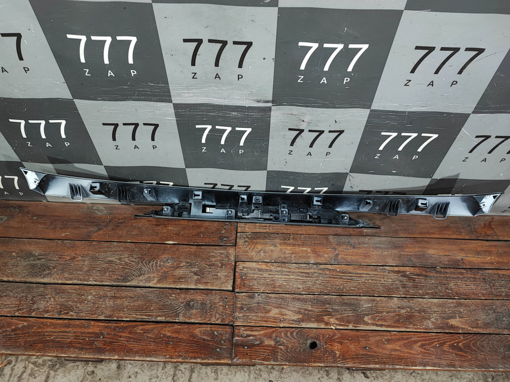 Накладка крышки багажника FAW Bestune T77 18-нв Б/У Оригинал 1EA150810G04