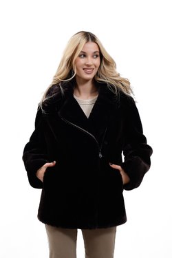 Куртка женская "Косуха" из натурального меха мутон, коричневый