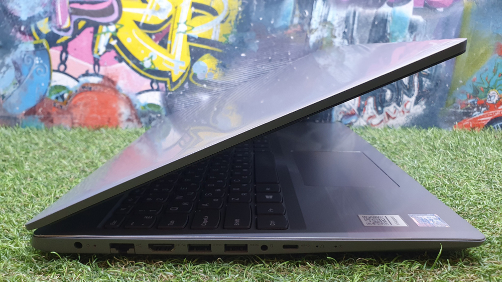 Ноутбук Lenovo i3-8/4Gb/FHD