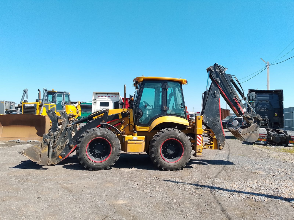 PB Профессионал PB388* Экскаватор-погрузчик PB388H (Дизельный, 3.9 л, 101 л.с. АТ)