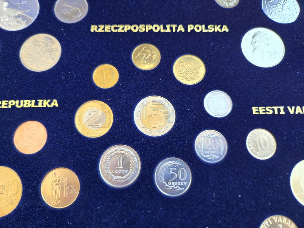 Europe. Circulation Coins of 10 New EU Nations — A Historical Collection by the Royal Dutch Mint