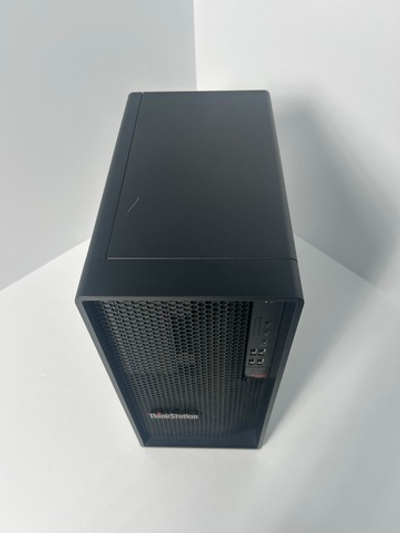 Рабочая станция Lenovo ThinkStation P340(30DJS1EU00) Intel Core i7 10700/RAM 32 GB/SSD 256 GB/NVIDIA Quadro RTX 4000/Windows 11/черный Состояние: B1