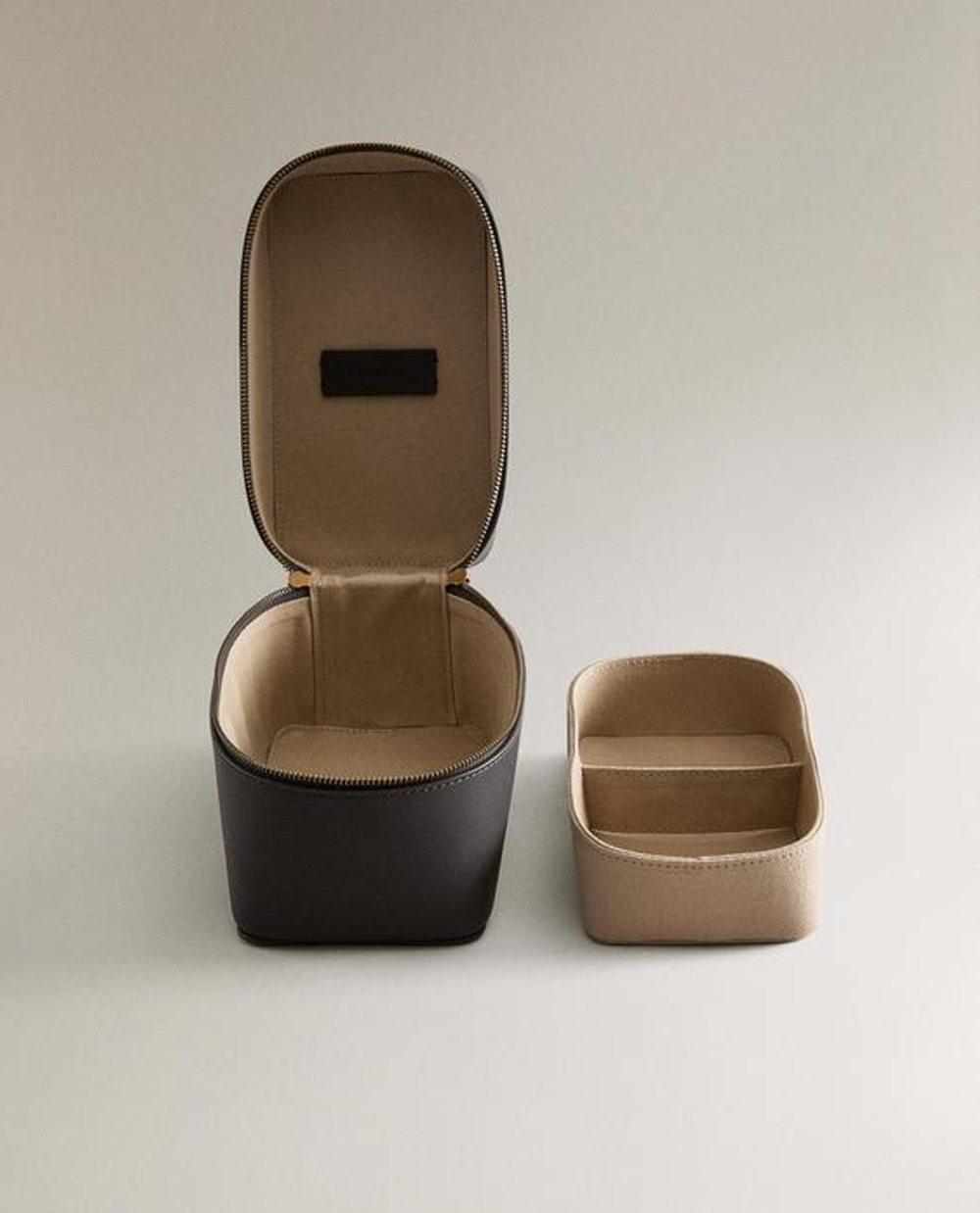 ZARA HOME КОЖАНАЯ ДОРОЖНАЯ КОСМЕТИЧКА ДЛЯ УКРАШЕНИЙ, ШОКОЛАДНЫЙ