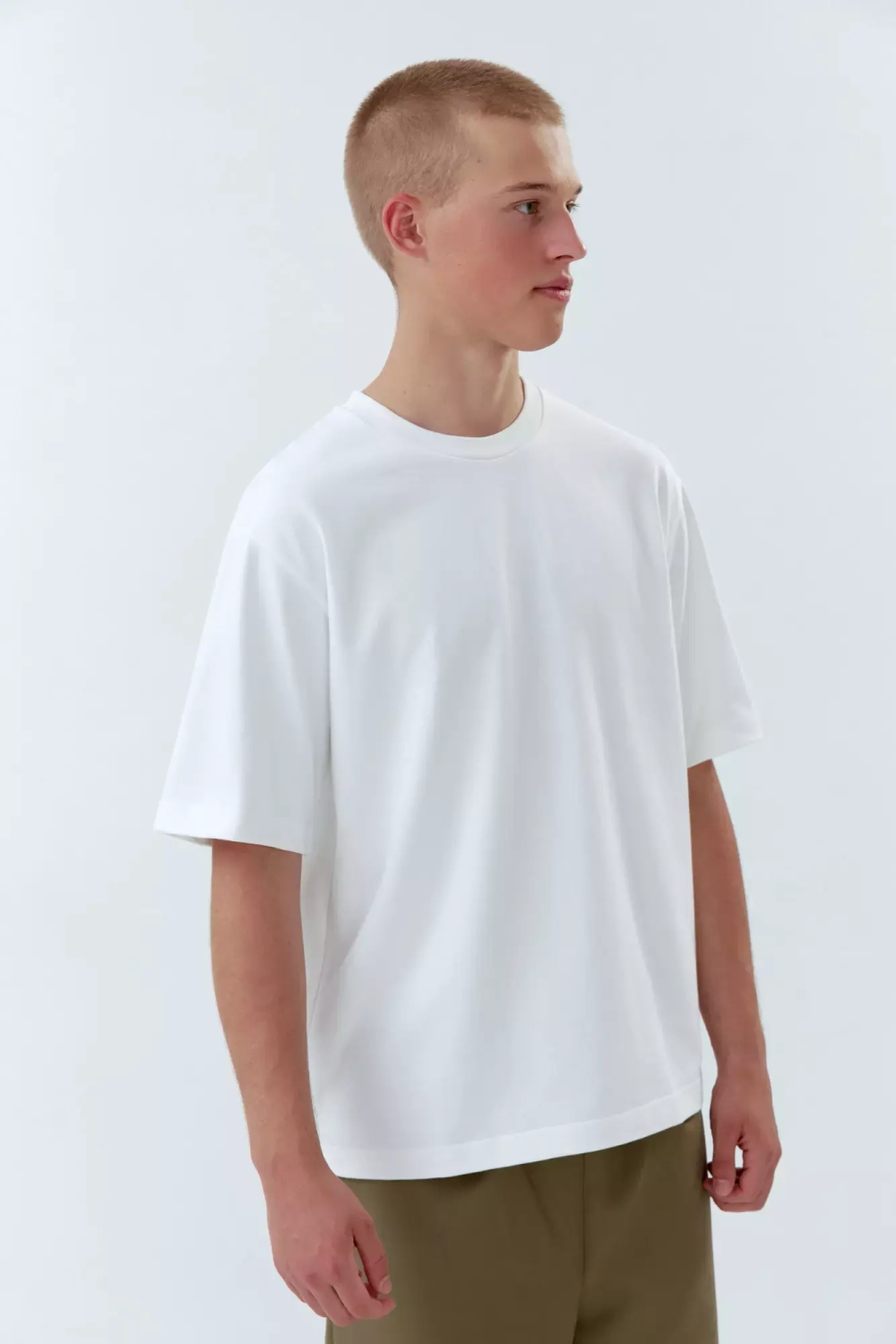 Футболка прямого кроя белого цвета из хлопка