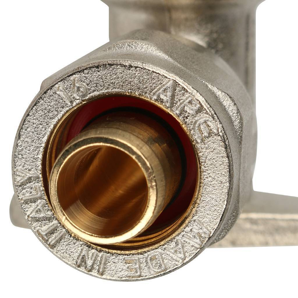 Угольник настенный с креплением 1/2"х16