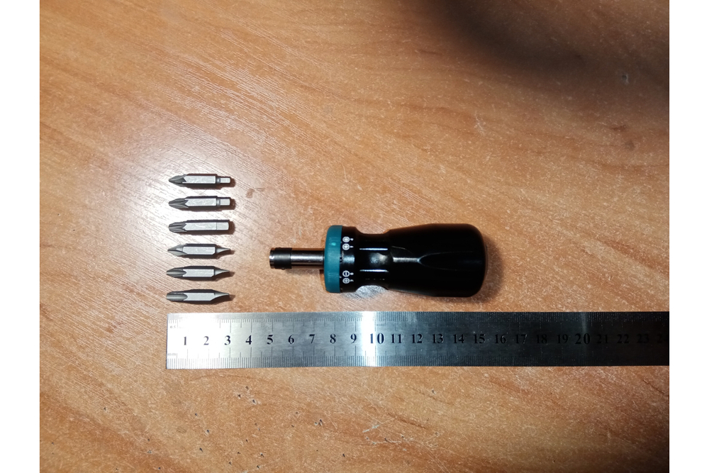 Реверсивная отвертка с битами BIT LOCK 12 в 1 KRAFTOOL 26161-H13