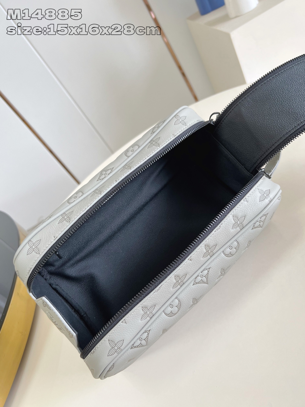 Louis Vuitton Dopp Kit