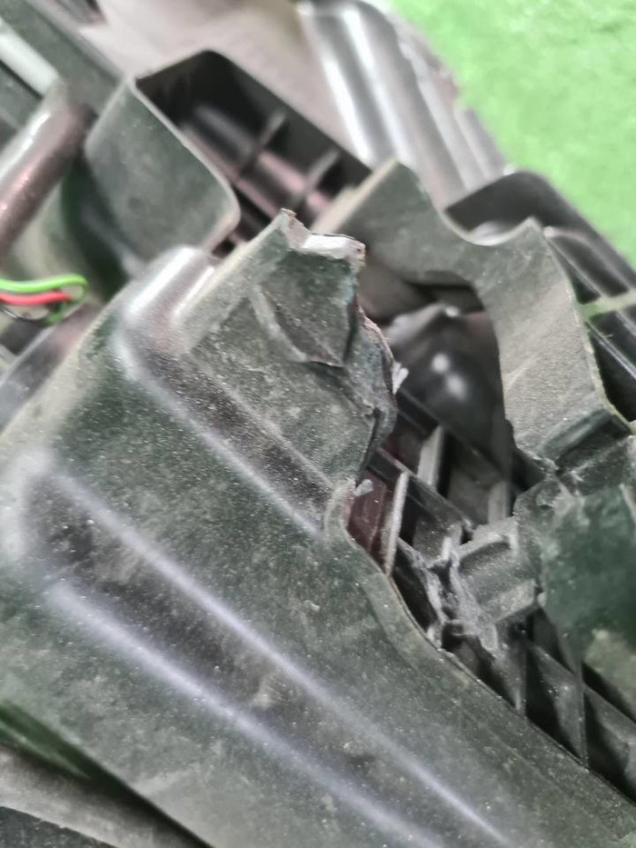 Фара правая Nissan Qashqai 2 j11 2017-2023 галоген